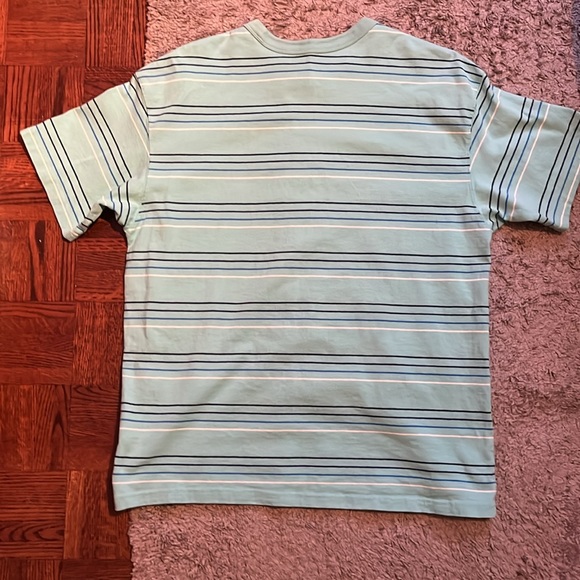 Green blue and black Nike t-shirt - Picture 2 of 3